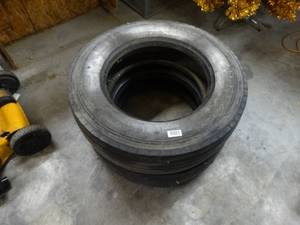 lot 1415 image: 2 lg heavy ply tires off a food truck