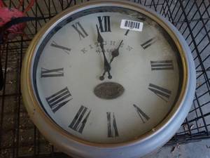 lot 1427 image: Wall clock