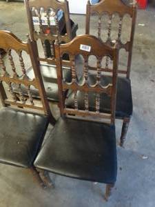 lot 1431 image: Set of 4 wooden kitchen chairs