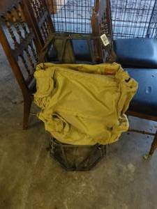 lot 1432 image: Coleman hiking backpack