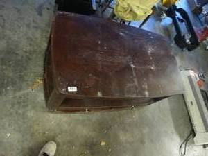 lot 1438 image: Lift top coffee table