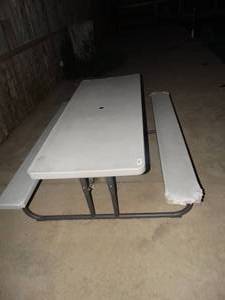 lot 1468 image: Folding picnic table
