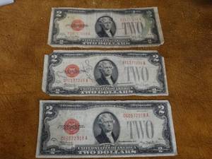 lot 1018 image: 3- red seal 2 dollar bills