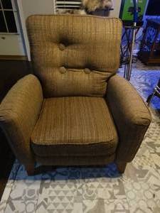 lot 1474 image: Brown Lane recliner
