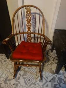 lot 1475 image: Vintage bentwood dining chair w arms