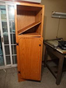 lot 1482 image: 2 door pantry cabinet