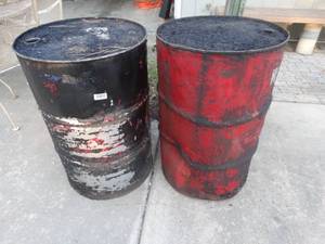 lot 1486 image: 2 metal 55 gallon barrels