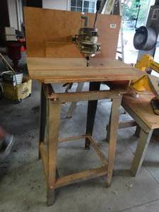 lot 1499 image: Porter Cable router machine w table & stand