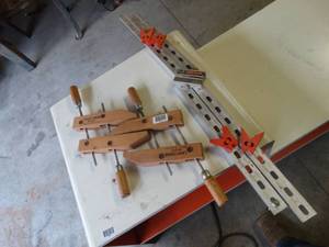 lot 1510 image: Lot of wood clamps