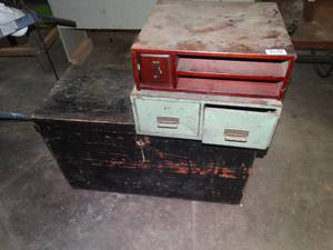 lot 1540 image: Foot locker & misc.