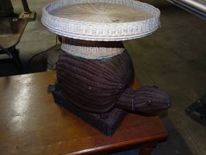 lot 1545 image: Wicker plant stand