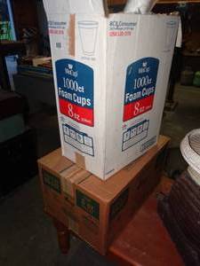 lot 1546 image: 2 boxes of foam cups