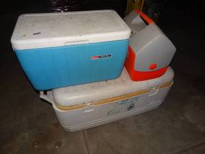 lot 1547 image: Lot of 3 coolers