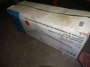 lot 1548 image: New in box ceiling fan