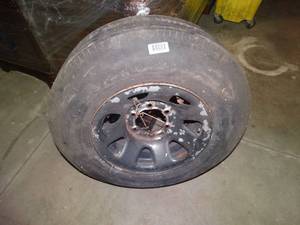 lot 1556 image: Tire & Wheel