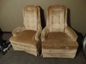 lot 1560 image: Pair of vintage living room chairs