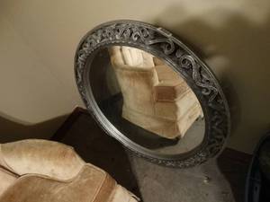 lot 1561 image: Round framed mirror