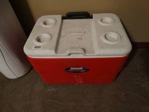 lot 1564 image: Cooler on wheels