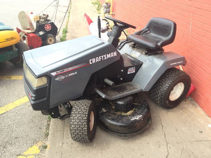 CRAFTSMAN RIDING LAWN TRACTOR WITH BRIGGS STRATTON GOLD 15.5 HP HYDROSTATIC VARIABLE SPEED AUTOMATIC TRANSMISSION Indoor Outdoor Summer Deals Equip Bid