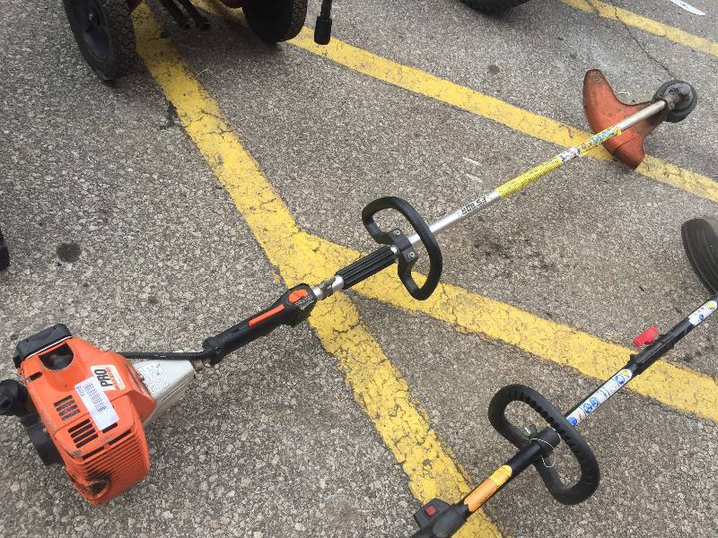 lot 8298 image: FS BDR -Professional-grade, straight-shaft grass trimmer