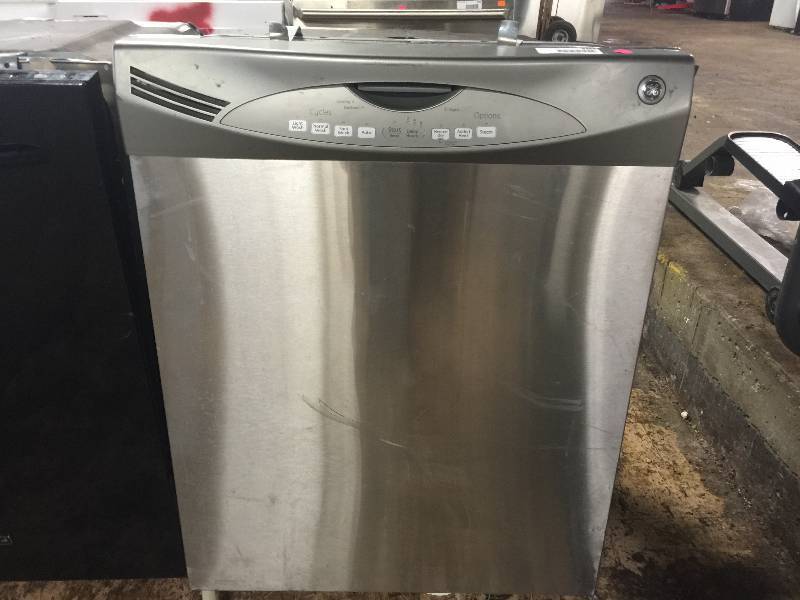 lot 8404 image: GE GDWF160VSS Full Console Dishwasher with 16-Place Settings, 4 Cycles