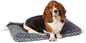 lot 2551 image: Amazon Basics Plush Dog Pet Bed Pad, 24x36