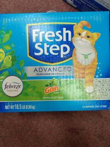 lot 42471 image: Fresh Step Advanced Multicat Extra Strength Formula 99.9% Dust free Cat litter 18.5lbs