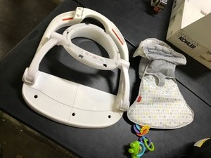 lot 7366 image: Fisher Price Baby Rocker