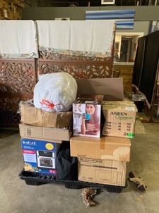 lot 7498 image: Pallet of Misc. Items