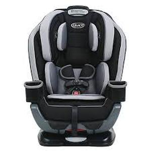 lot 7464 image: Graco Extend2Fit 3 in 1 Car Seat