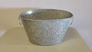 lot 2162 image: 19in x 14in x 10in Oval Metal Bucket  Cold Drinks  Patio Must Have