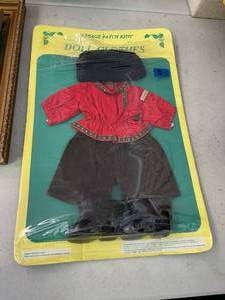 lot 2 image: Cabbage patch kids clothes, opened. complete