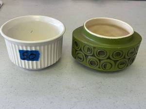 lot 50 image: Mccoy pottery planters, green oval, and round white.
