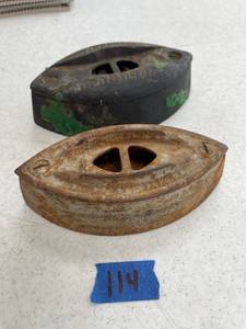 lot 114 image: cast iron, iron doorstops-2