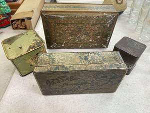 lot 136 image: Vintage candycookie tins, 4