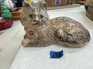 lot 138 image: Chalkware cat