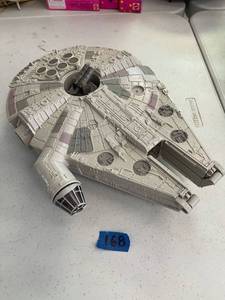 lot 168 image: Millennium falcon 1995 galoob toys, fold out micro machine, with one figurine