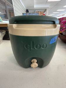 lot 176 image: Igloo water cooler, green and tan. excellent condition