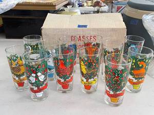 lot 179 image: Full set of twelve days of Christmas glasses, no chips or cracks. original box.