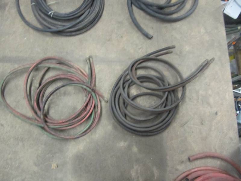 lot 555 image: 2 COUNT OXYGEN ACETYLENE HOSE TWIN WELDING HOSE