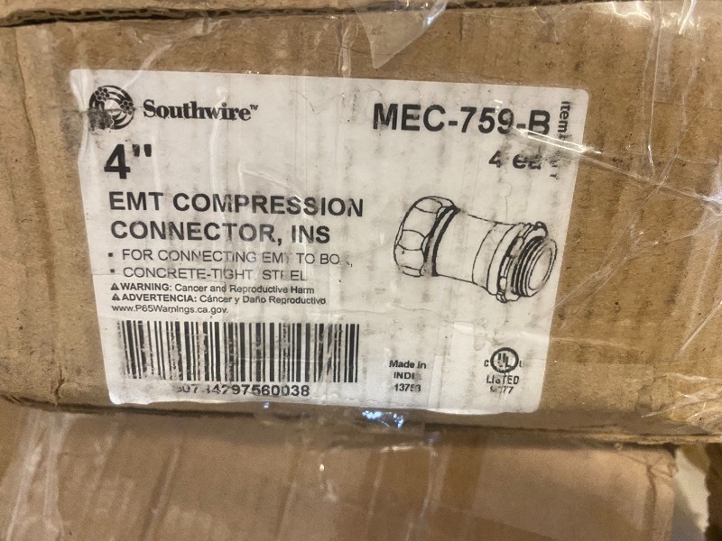 lot 7000 image: 8 COUNT 4 EMT COMPRESSION CONNECTOR MEC-759-B SOUTHWIRE