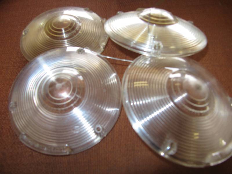 lot 2019 image: 4  4 CLEAR LIGHT LENS