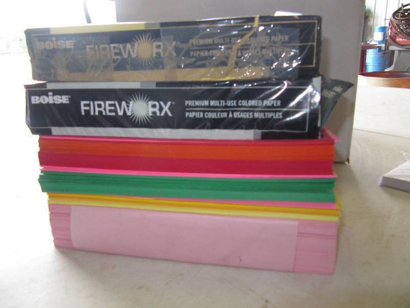 lot 2021 image: ESTIMATED 4 12 REAMS OF COLORED PAPER