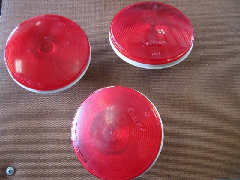 lot 2066 image: 3 NEW 4 BRAKETAIL LIGHTS