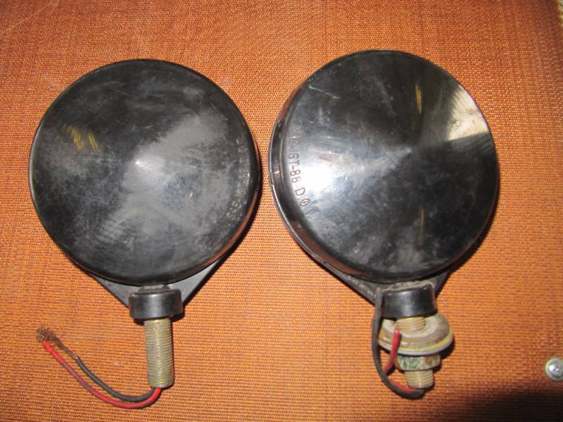 lot 2069 image: 2 -  4 TAIL LIGHTS  BRAKE  TURN LIGHTS,