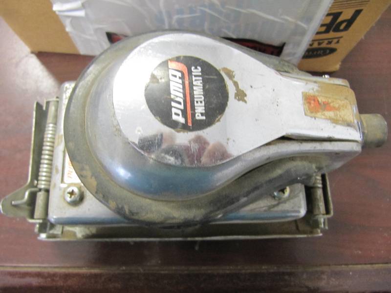 lot 2105 image: PUMA AIR OBITAL SANDER