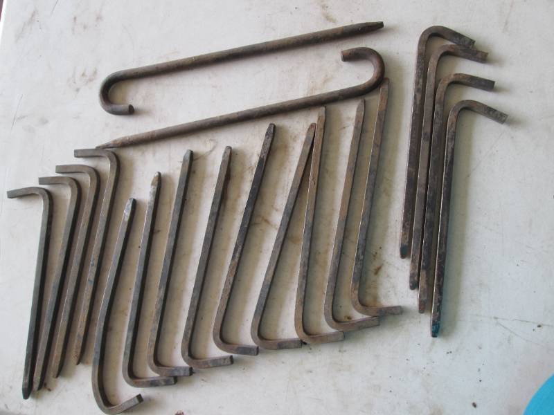 lot 2131 image: 10 & 12  METAL STAKES Fencing, Tents