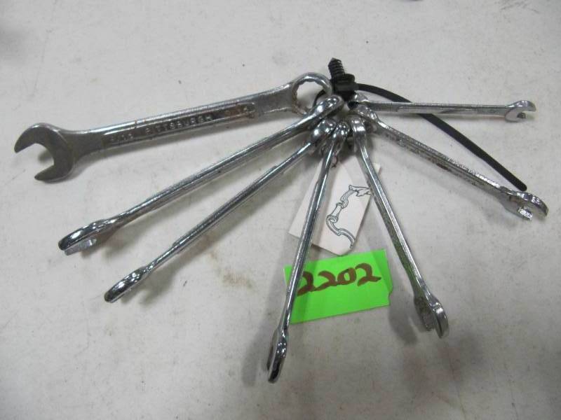 lot 2202 image: 8 OPEN & BOX END WRENCHES