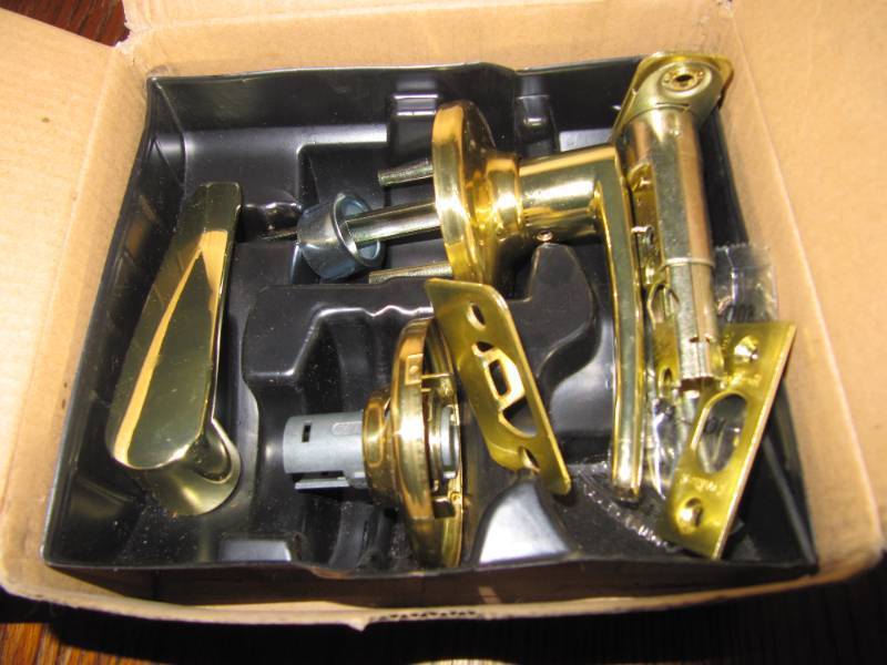 lot 2236 image: KWIKSET PASSAGE DOOR HANDLE OPEN BOX