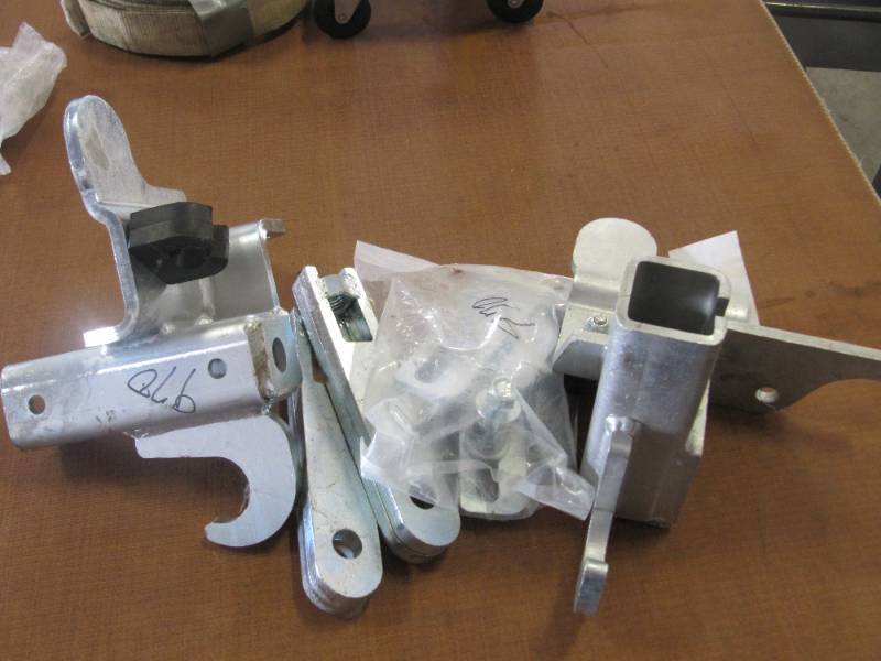 lot 2244 image: KENWORTH Frame Mount TOW HOOKS